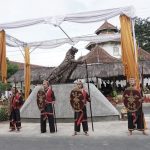Hadiah Patung Maung Lodaya untuk Milangkala Pupuhu (ulang tahun) Pangeran Djatikusumah ke-93 tahun